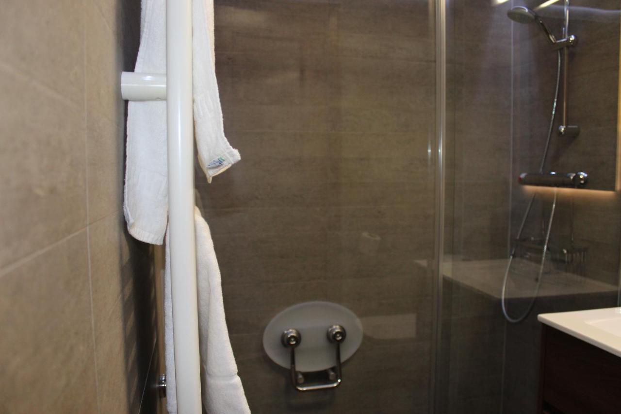 Apartamentos Zarautz Playa, Con Piscina Y Garaje Exterior photo